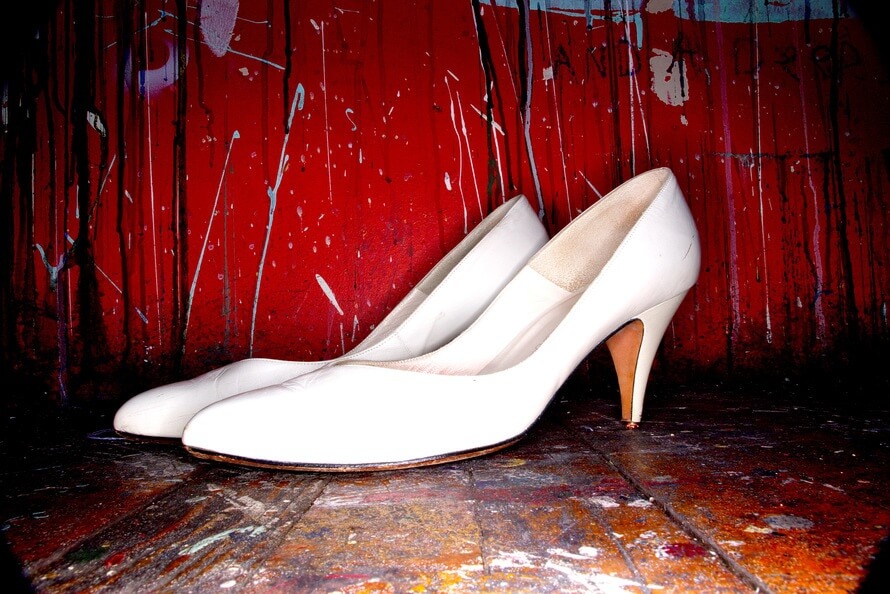 woman-women-high-heels-paint-large